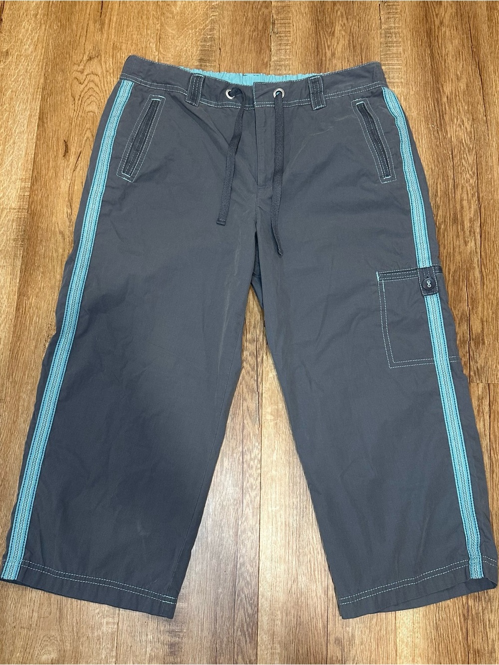 Y2K Active Capri Cargo Gray Pants with Blue Side Stripe